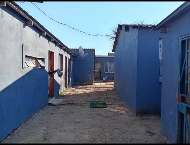 13 BEDROOM HOUSE FOR SALE IN COMMERCIA